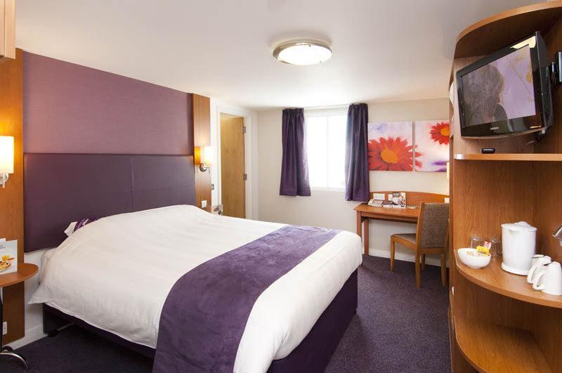 Premier Inn Hayle Bagian luar foto