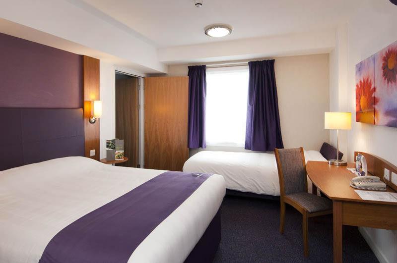 Premier Inn Hayle Bagian luar foto