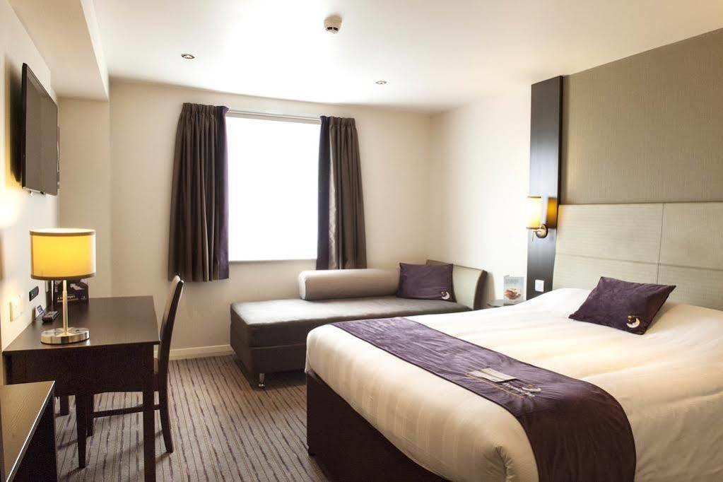 Premier Inn Hayle Bagian luar foto
