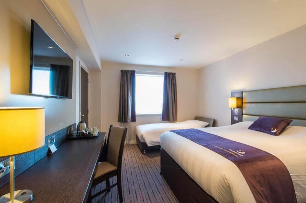 Premier Inn Hayle Bagian luar foto