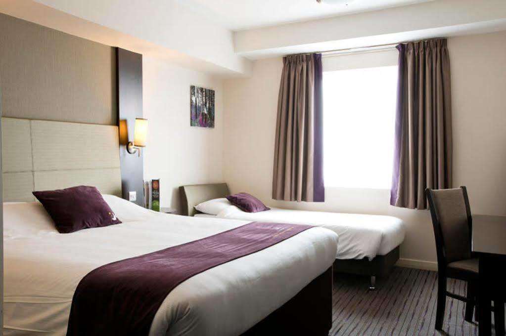 Premier Inn Hayle Bagian luar foto