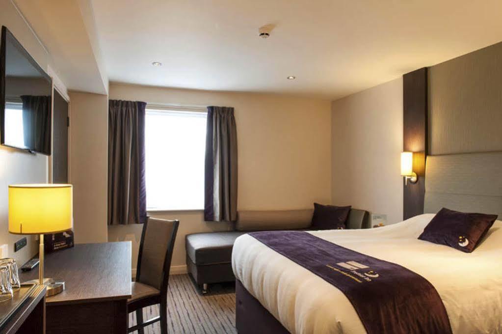 Premier Inn Hayle Bagian luar foto