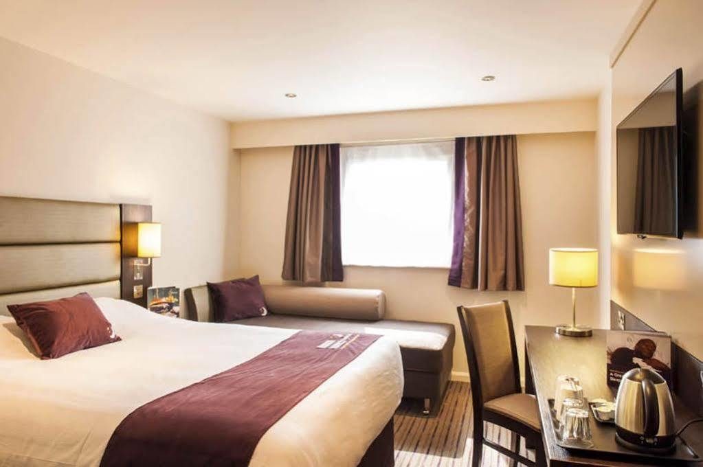Premier Inn Hayle Bagian luar foto