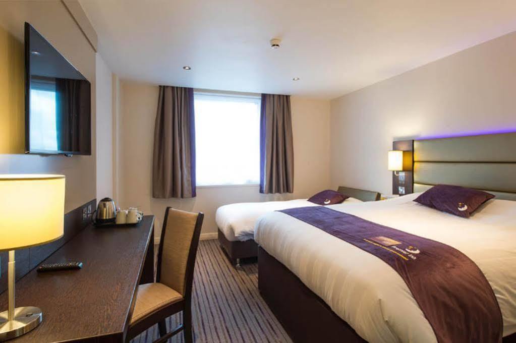 Premier Inn Hayle Bagian luar foto
