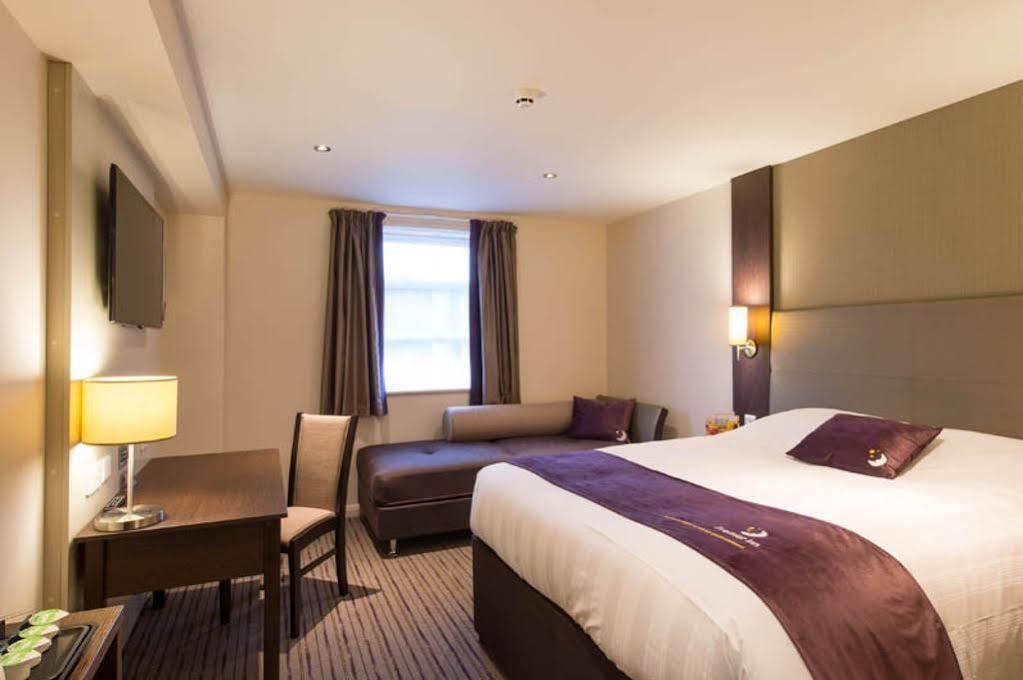 Premier Inn Hayle Bagian luar foto