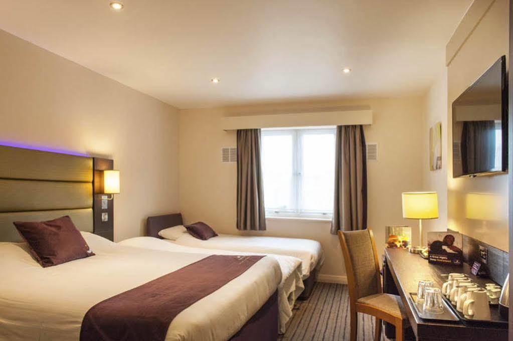 Premier Inn Hayle Bagian luar foto