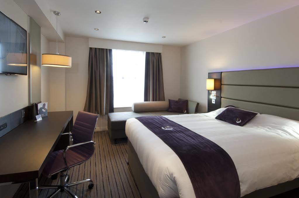 Premier Inn Hayle Bagian luar foto