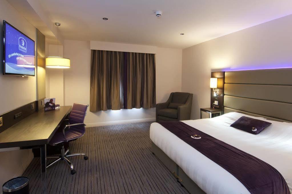 Premier Inn Hayle Bagian luar foto